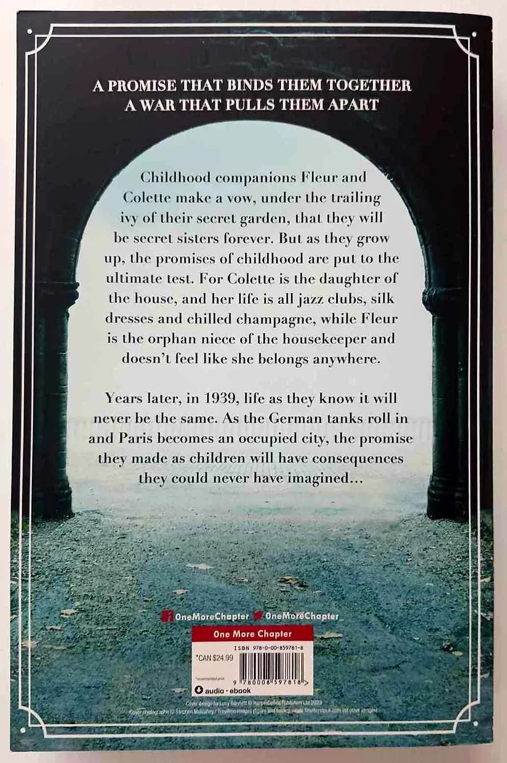DAUGHTERS OF PARIS - Elisabeth Hobbes